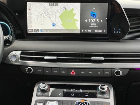 Used 2023 Hyundai Palisade Calligraphy w/ Cargo Package image 17