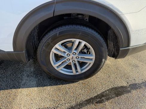 Certified 2022 Ford Explorer XLT w/ Equipment Group 202A AWD/4WD image 23