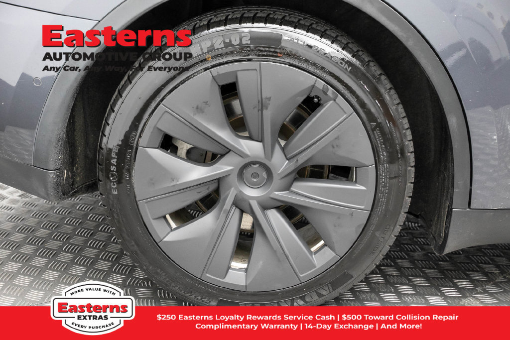 Used 2022 Tesla Model Y Long Range AWD/4WD image 24
