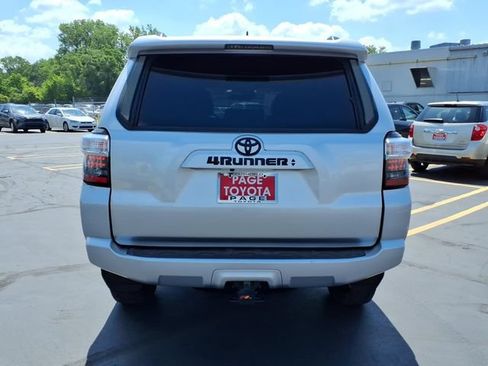 Used 2021 Toyota 4Runner SR5 AWD/4WD image 7