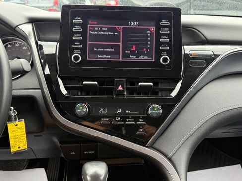Used 2024 Toyota Camry SE FWD image 12