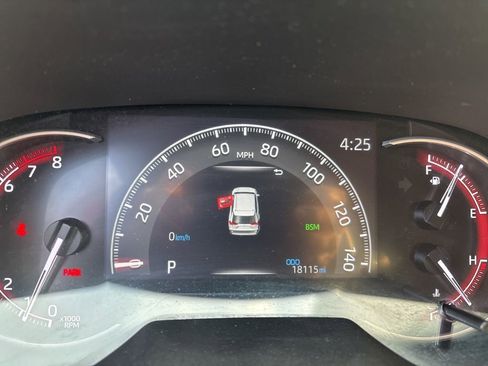 Used 2023 Toyota RAV4 XLE w/ Convenience Package image 17