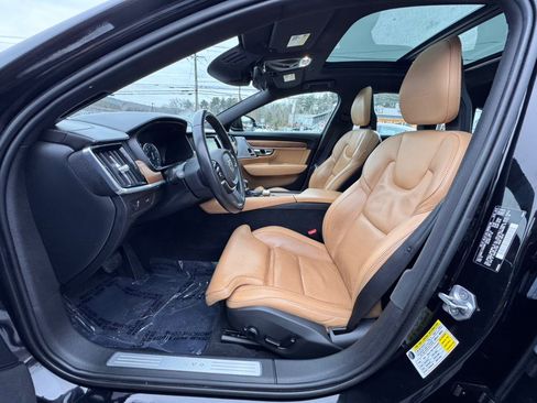 Used 2018 Volvo S90 T6 Inscription w/ Convenience Package image 20