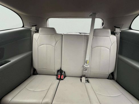 Used 2016 Chevrolet Traverse LT FWD image 12