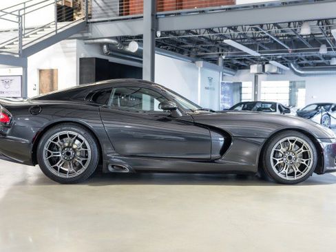 Used 2013 SRT Viper GTS w/ GTS Laguna Interior Pkg image 8
