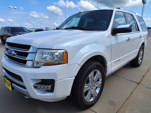 Used 2016 Ford Expedition Platinum AWD/4WD image 4