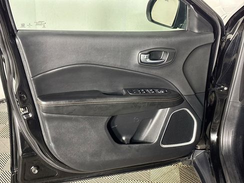 Used 2020 Jeep Compass Limited FWD image 10