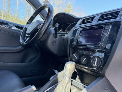 Used 2018 Volkswagen Jetta Sport image 34