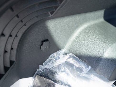 New 2026 Volkswagen Atlas Cross Sport SE image 28