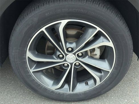 Used 2021 Buick Encore GX Select image 11