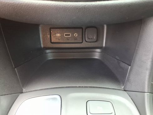 Used 2024 Chevrolet Equinox LT FWD image 12