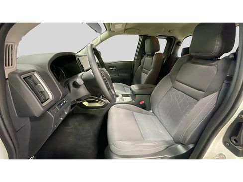 Used 2025 Nissan Frontier SV AWD/4WD image 12