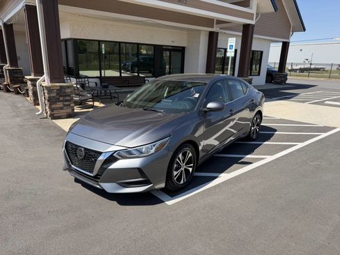Used 2021 Nissan Sentra SV image 2
