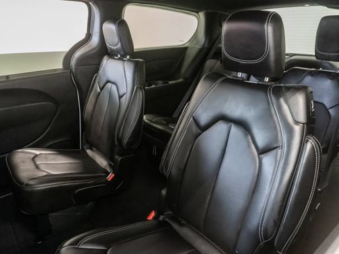 New 2026 Chrysler Pacifica Select FWD image 24