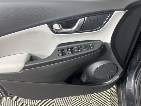 Used 2022 Hyundai Kona Limited image 21
