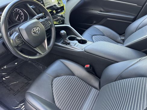 Used 2023 Toyota Camry SE FWD image 4