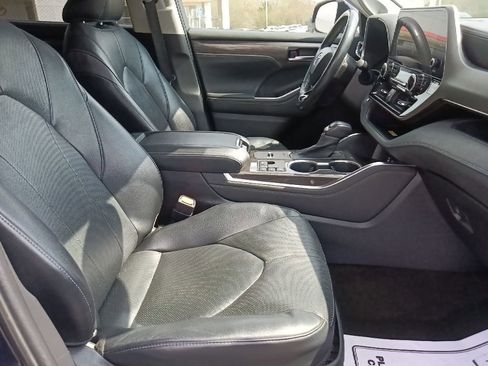 Used 2023 Toyota Highlander Limited image 34
