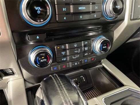 Used 2015 Ford F150 Lariat w/ Equipment Group 501A Mid image 8