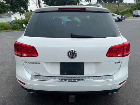 Used 2014 Volkswagen Touareg TDI AWD/4WD image 4