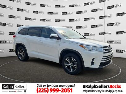 Used 2017 Toyota Highlander LE