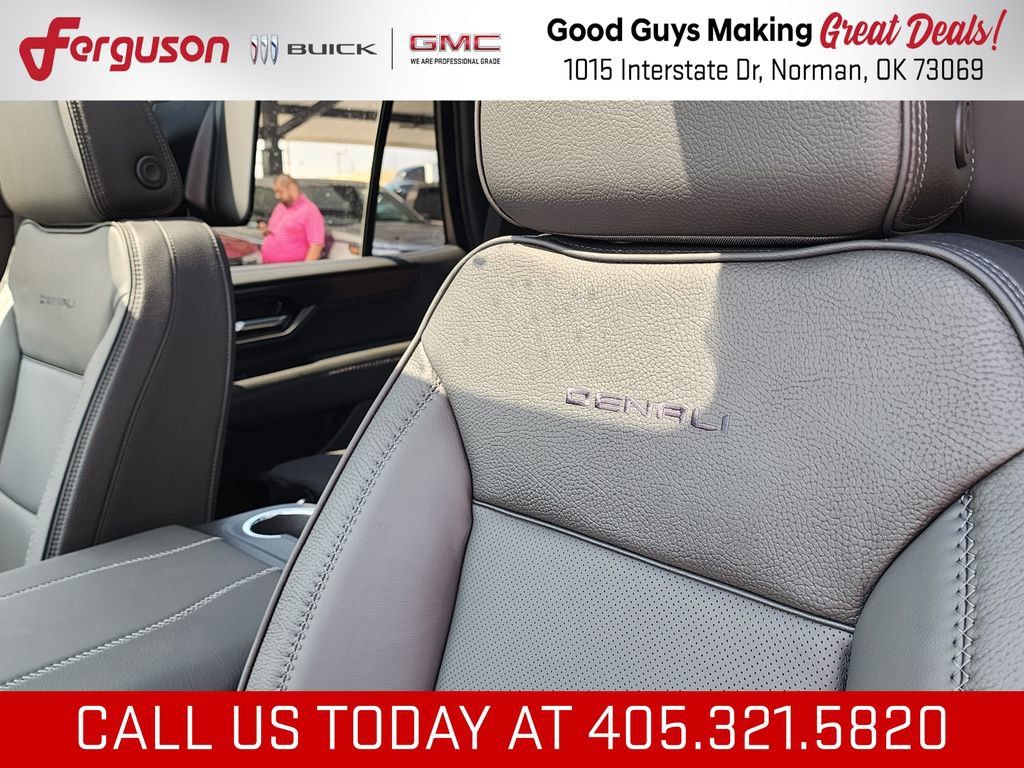 New 2026 GMC Yukon Denali w/ Denali Reserve Package AWD/4WD image 17