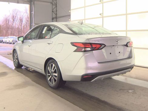 Used 2021 Nissan Versa SV image 10