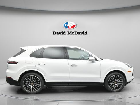 Used 2022 Porsche Cayenne image 19