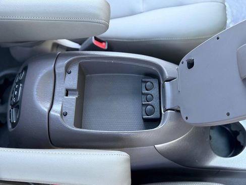 Used 2004 Toyota Sequoia Limited RWD image 73