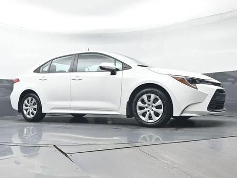 Certified 2024 Toyota Corolla LE image 34