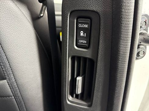 New 2025 Honda Odyssey EX-L image 18