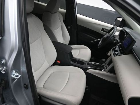 Used 2023 Toyota Corolla Cross L image 27