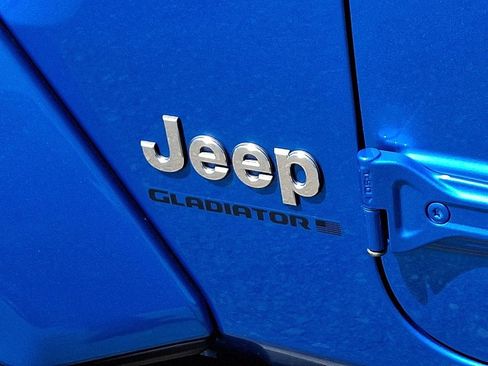 Used 2023 Jeep Gladiator Overland AWD/4WD image 31