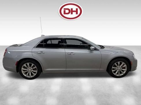Used 2017 Chrysler 300 C w/ Safetytec Plus Group AWD/4WD image 2