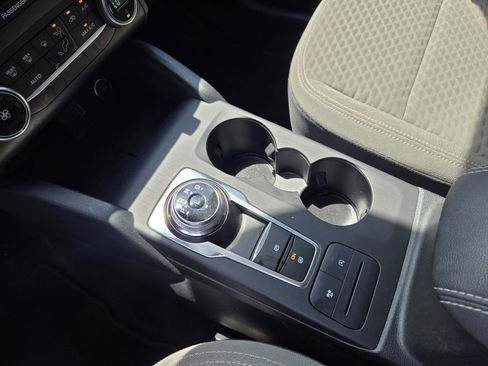 Used 2020 Ford Escape SE FWD image 18