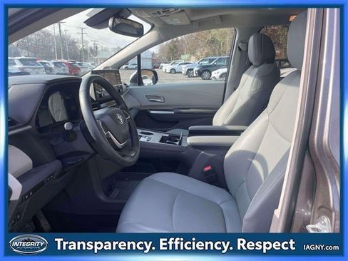 Used 2024 Toyota Sienna XLE image 16