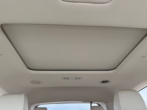 Used 2023 Buick Enclave Avenir w/ Avenir Technology Package AWD/4WD image 54