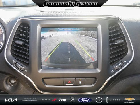 Used 2022 Jeep Cherokee Latitude Lux image 17