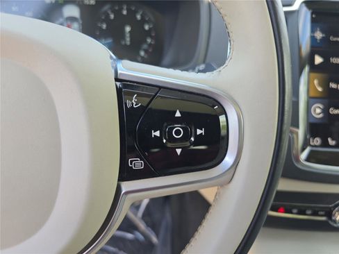 Used 2020 Volvo XC90 T5 Momentum AWD/4WD image 30