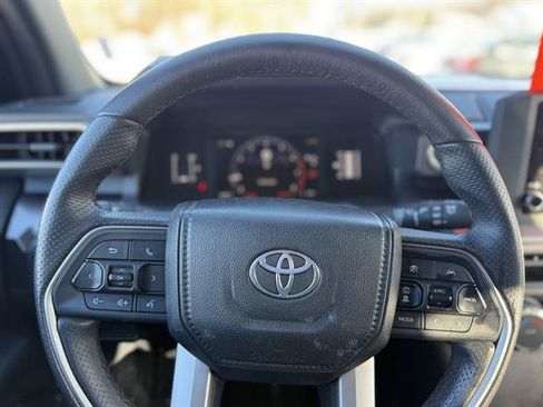 Used 2025 Toyota 4Runner SR5 AWD/4WD image 12