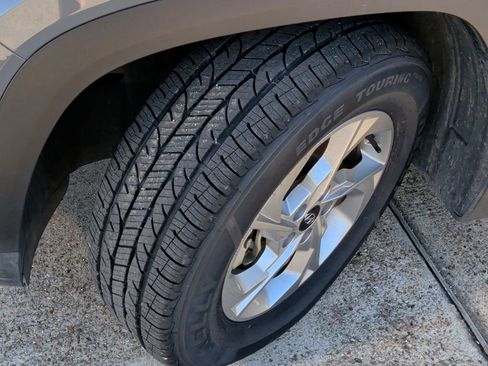 Used 2024 Hyundai Tucson SE image 40