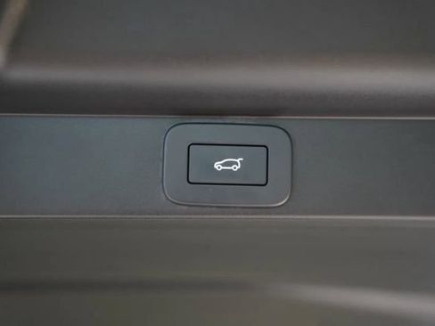Used 2024 Land Rover Range Rover SE AWD/4WD image 24