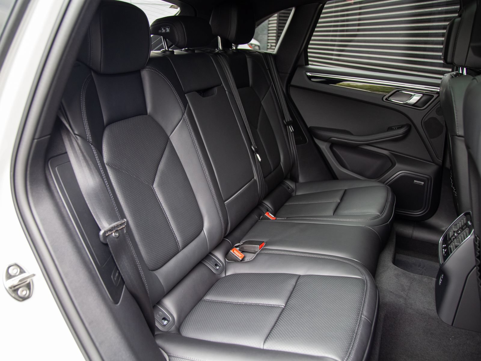 Used 2026 Porsche Macan S AWD/4WD image 18