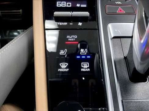 Certified 2022 Porsche Cayenne Turbo AWD/4WD image 37