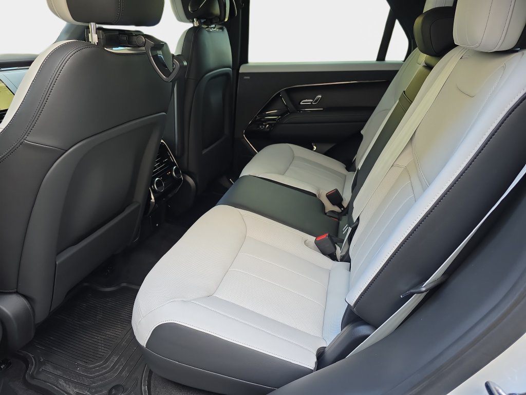 New 2027 Land Rover Range Rover Sport Battersea AWD/4WD image 11