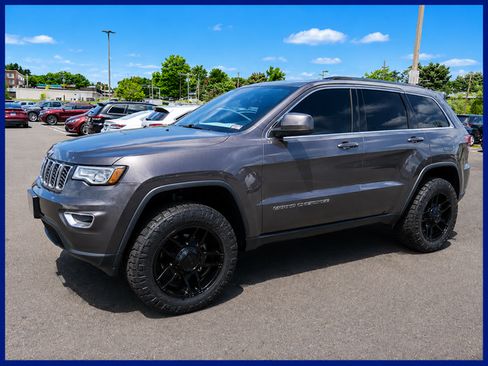 Certified 2021 Jeep Grand Cherokee Laredo w/ Security & Convenience Group AWD/4WD image 1
