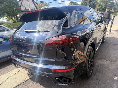 Used 2016 Porsche Cayenne S AWD/4WD image 5