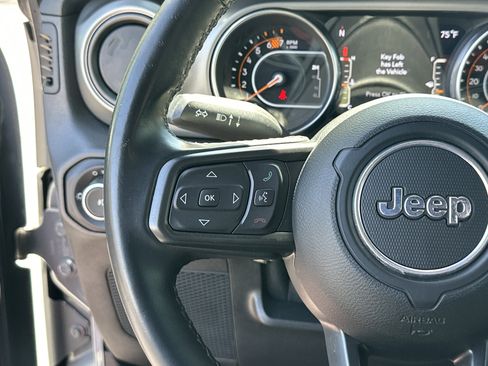 Used 2021 Jeep Wrangler Willys AWD/4WD image 25