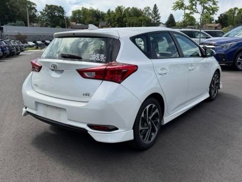 Used 2018 Toyota Corolla iM w/ Carpet Mat Package (TMS) FWD image 3