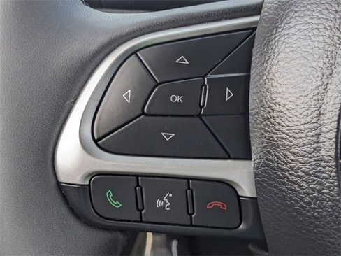 Used 2021 Jeep Compass Latitude w/ Sun and Sound Group image 19