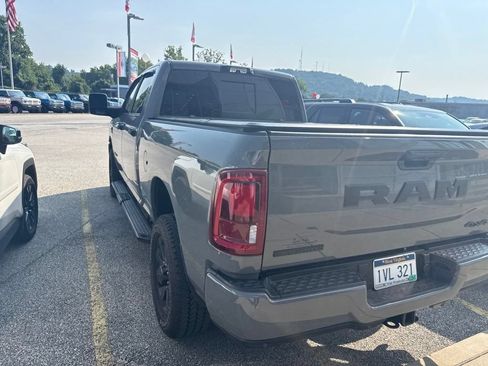 Used 2025 RAM 2500 Big Horn AWD/4WD image 6